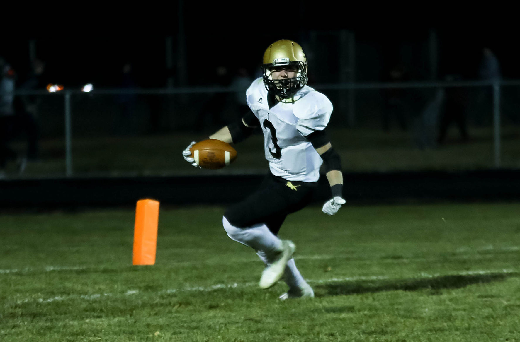 Aquinas Football 11.8